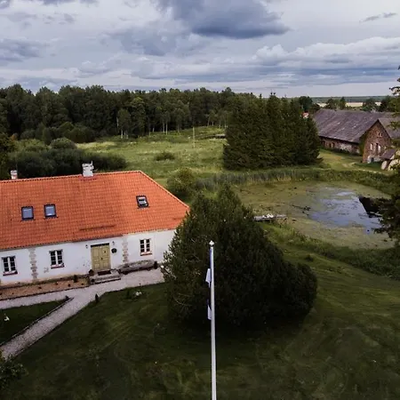 Farm stay Puhkemaja Ja Glaemping Torma