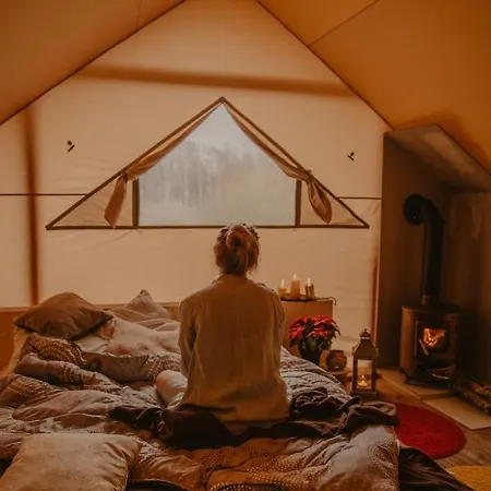 Farm stay Puhkemaja Ja Glaemping Torma