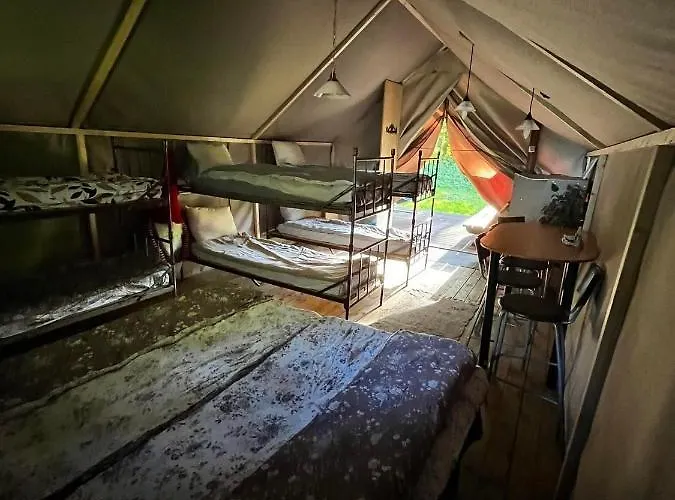 مزرعة للإقامة Puhkemaja Ja Glaemping